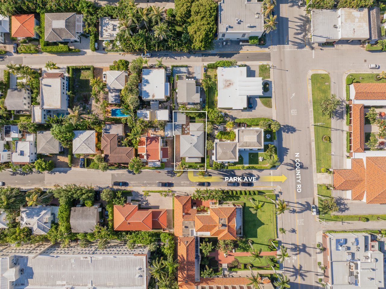 Charming Like New Residence In Town