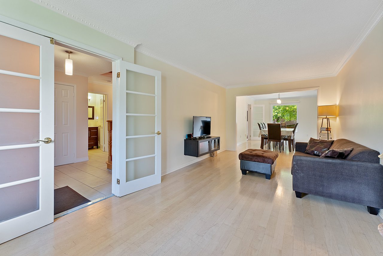 28 Thornway Ave