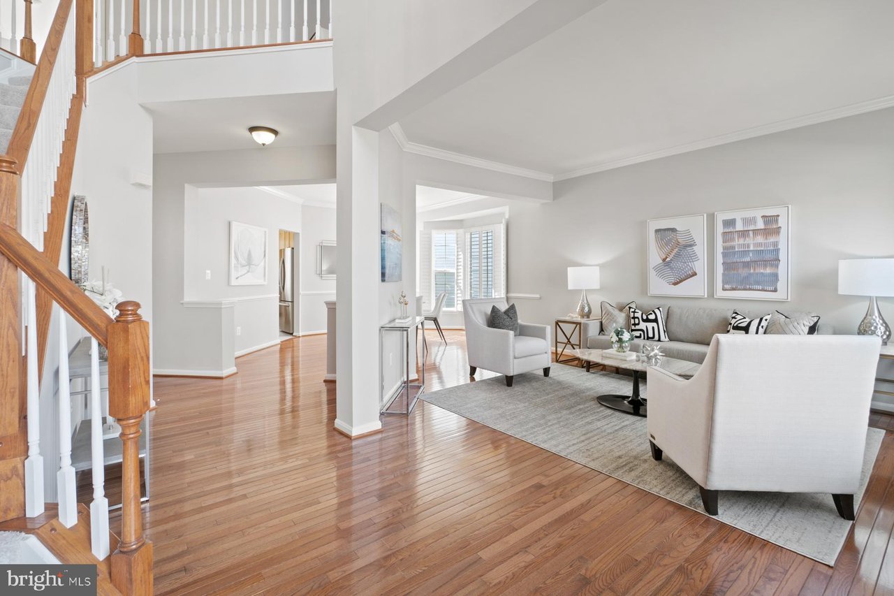 18252 Oak Lake Ct