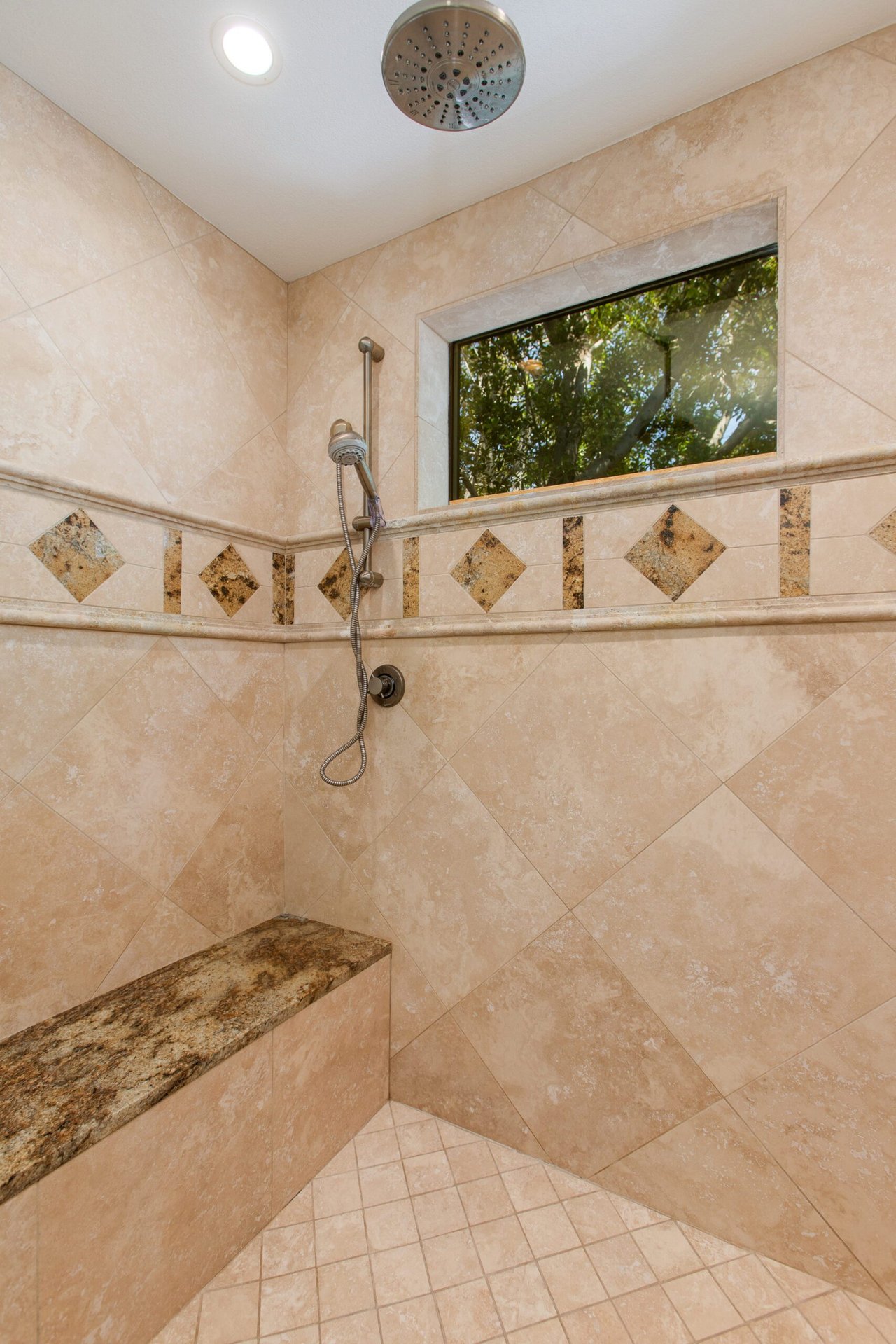 1067 E Seminole Dr.