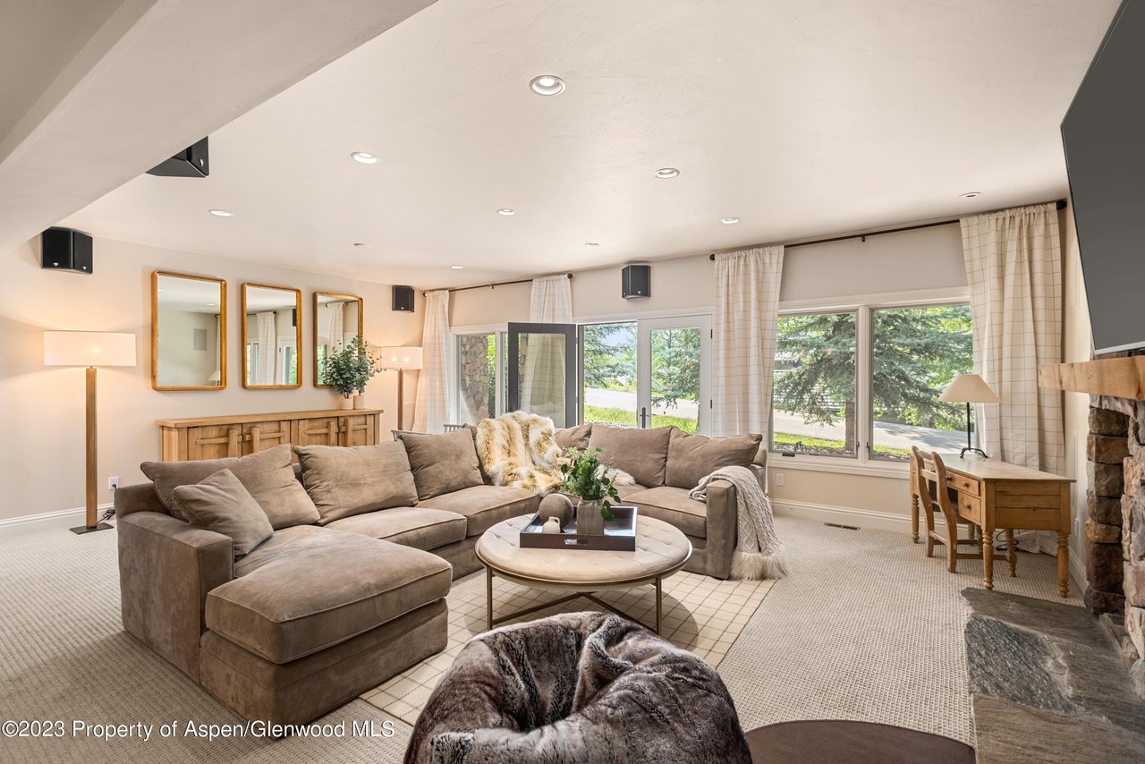 1044 Horse Ranch Drive