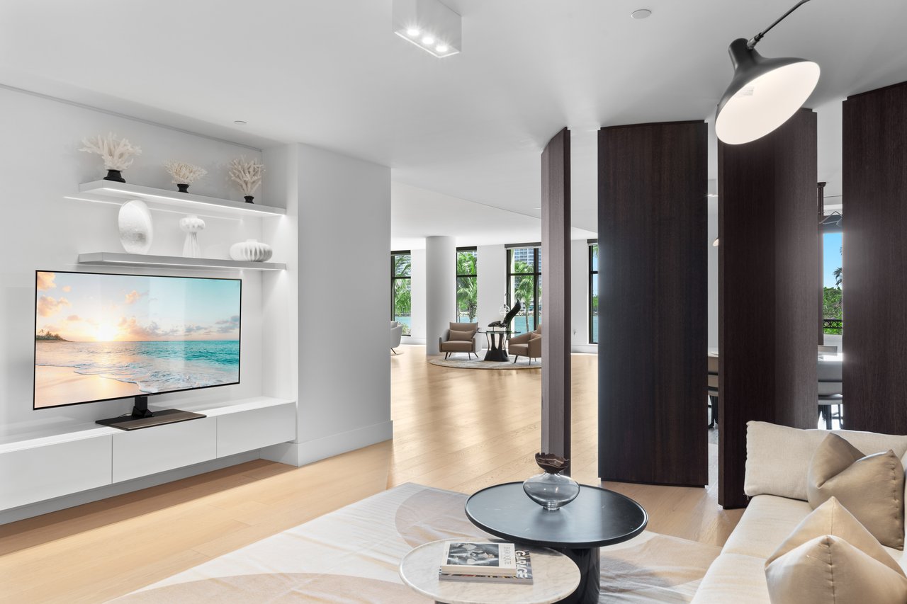 Palazzo Del Sol 7025