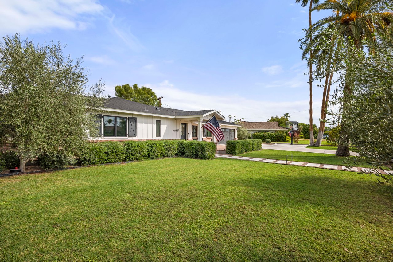6152 E CALLE CAMELIA