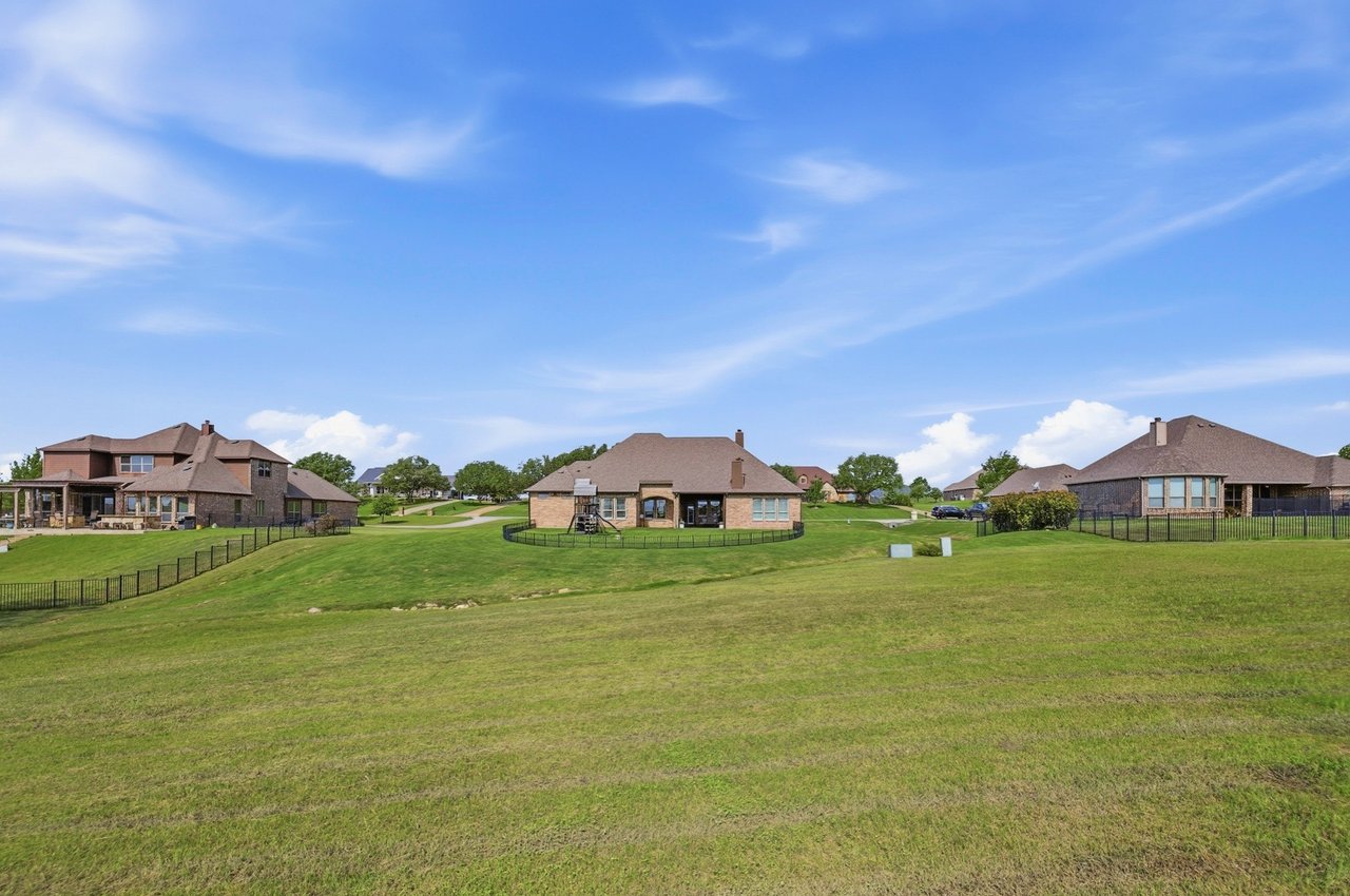 Gated Community Minutes from Eagle Mountain Lake!