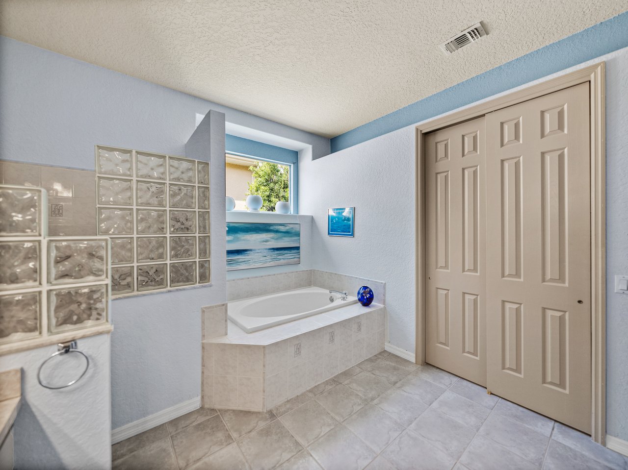 12333 WOODLANDS CIR