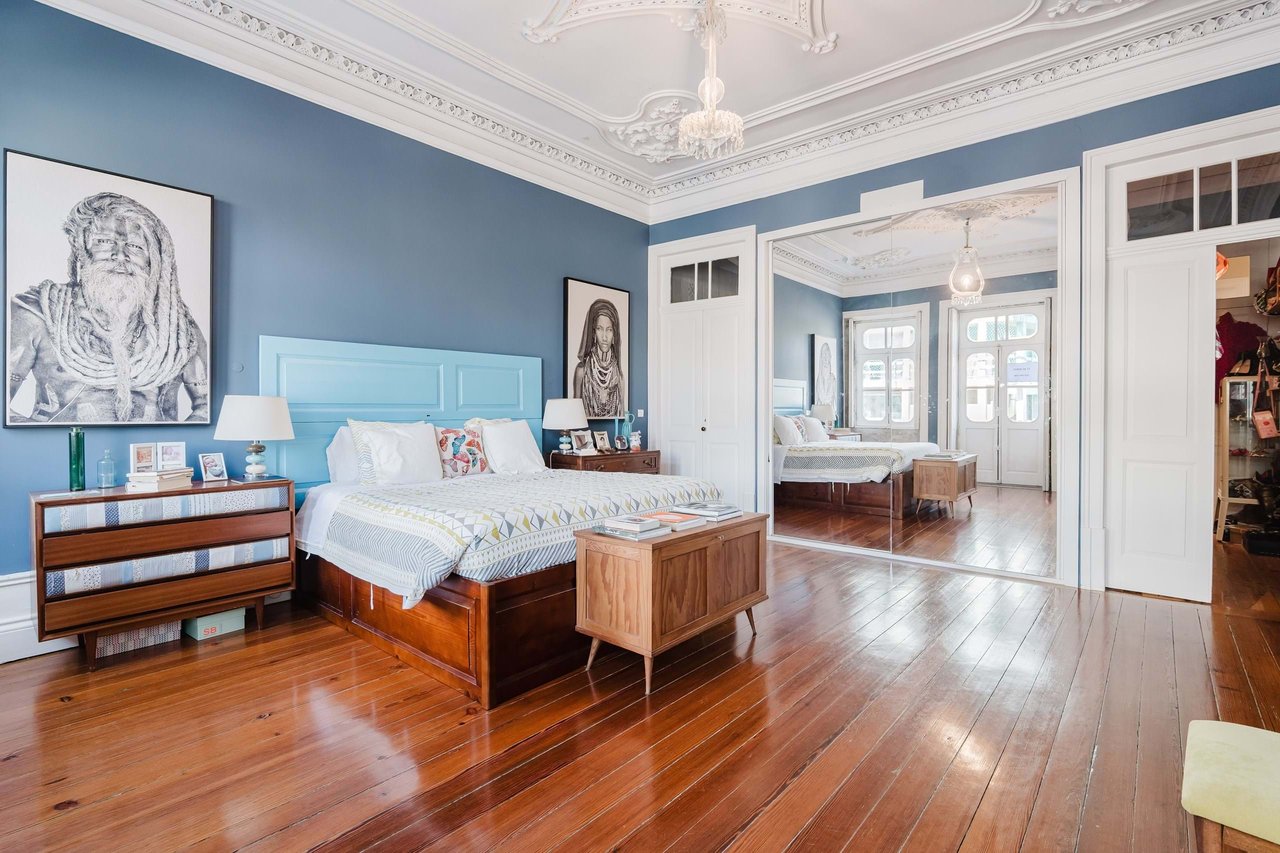 Beautifully Restored Townhouse Property with license for Short-Term rental in Bonfim, Porto