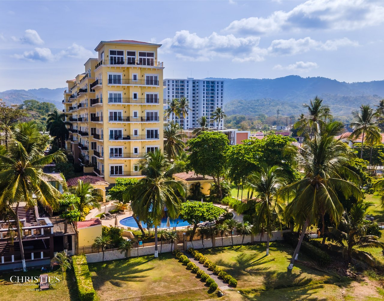 Elegant Oceanfront Living in Jacó – 2-Bedroom Condo at Acqua Residences
