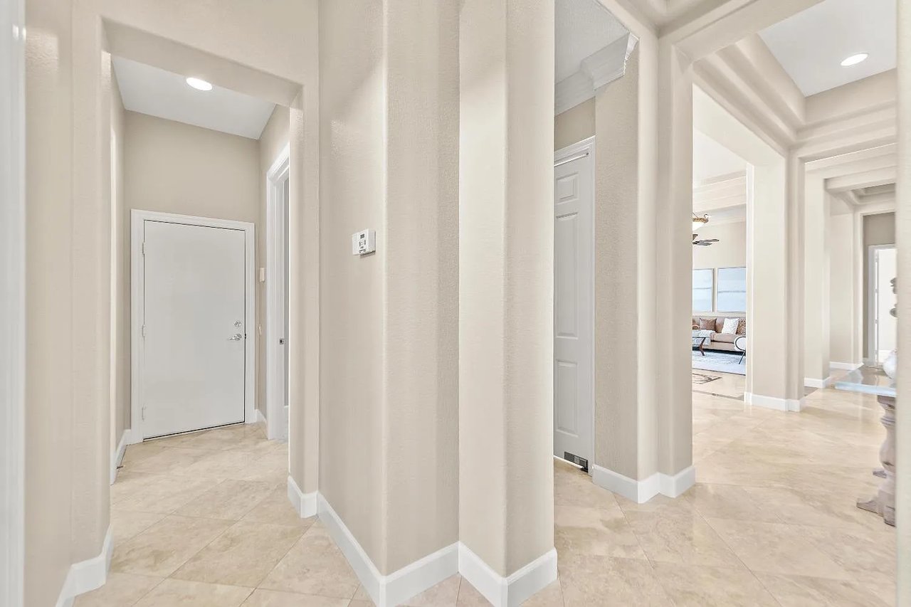 2280 Hidden Hills Ln