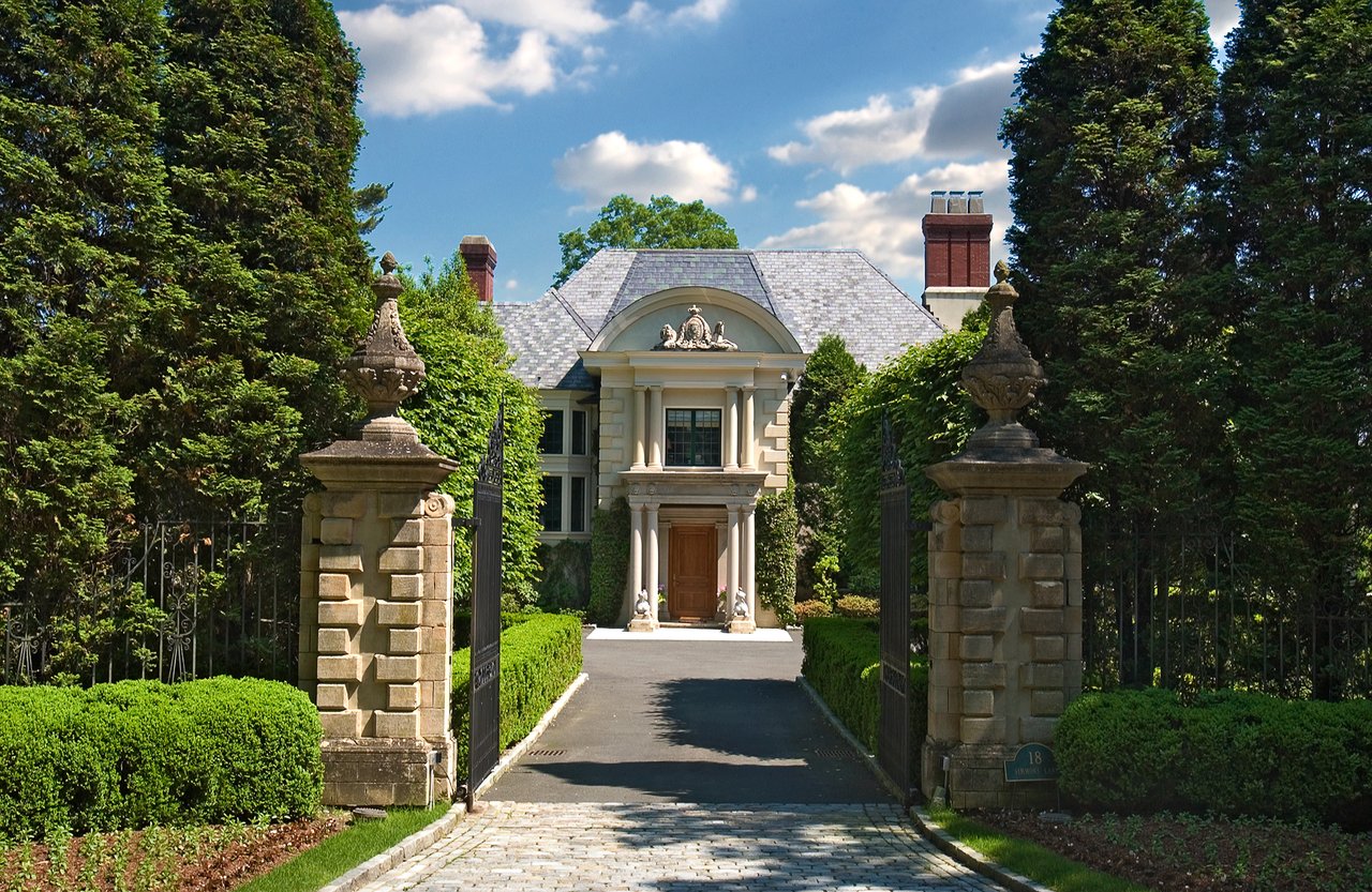 18 Simmons Lane