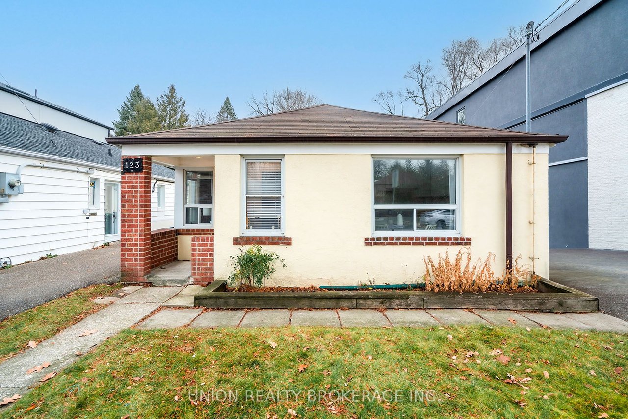 123 Meighen Ave