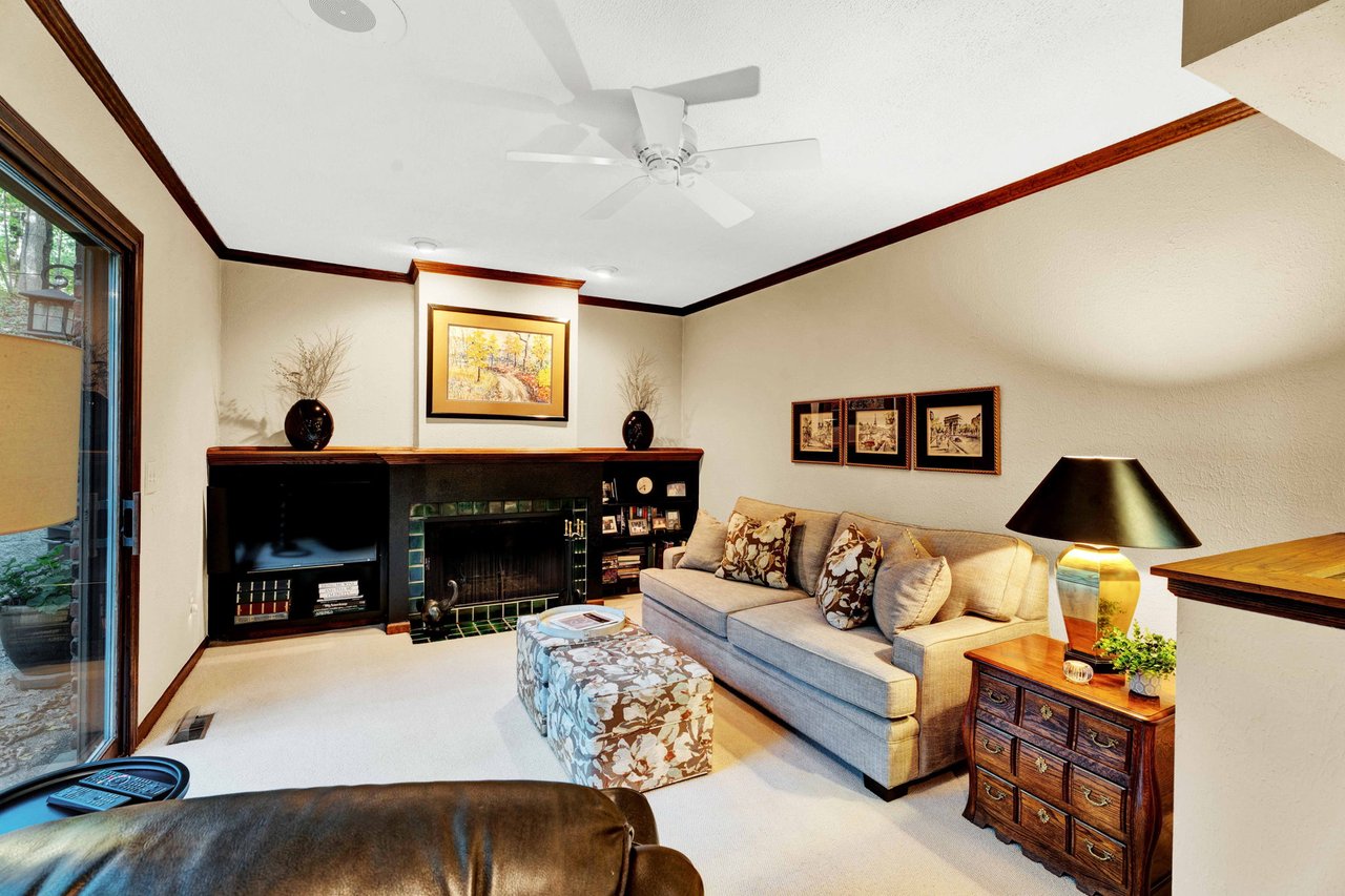 1100 Bretton Lane, Bloomfield Hills