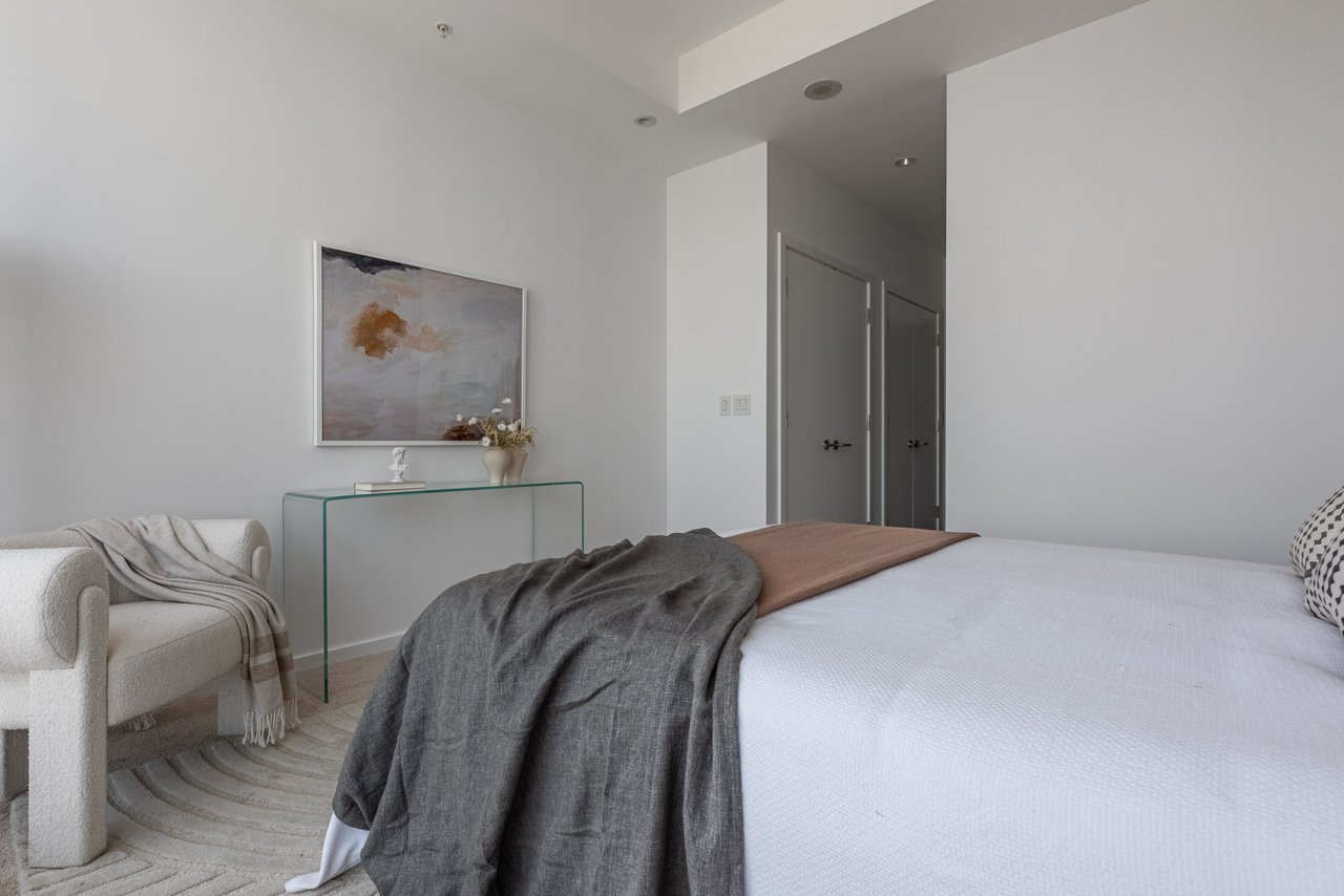 Suite 6104- 180 University Avenue