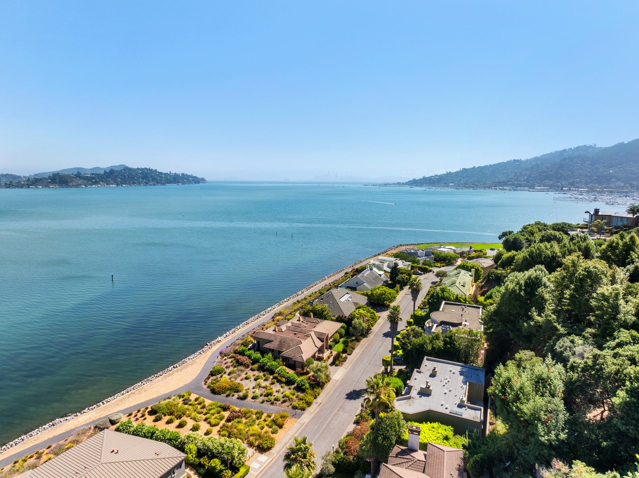 Strawberry Point Retreat with Exceptional Bay Views