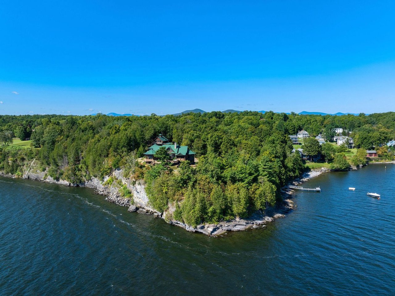 2226 Lake Shore Road