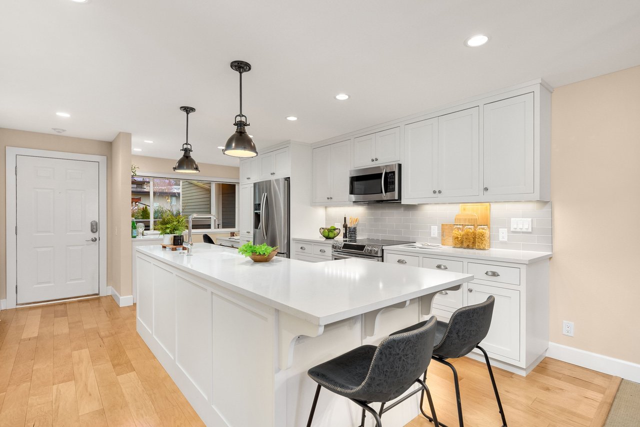 6620 Lake Washington Boulevard NE Unit: 303