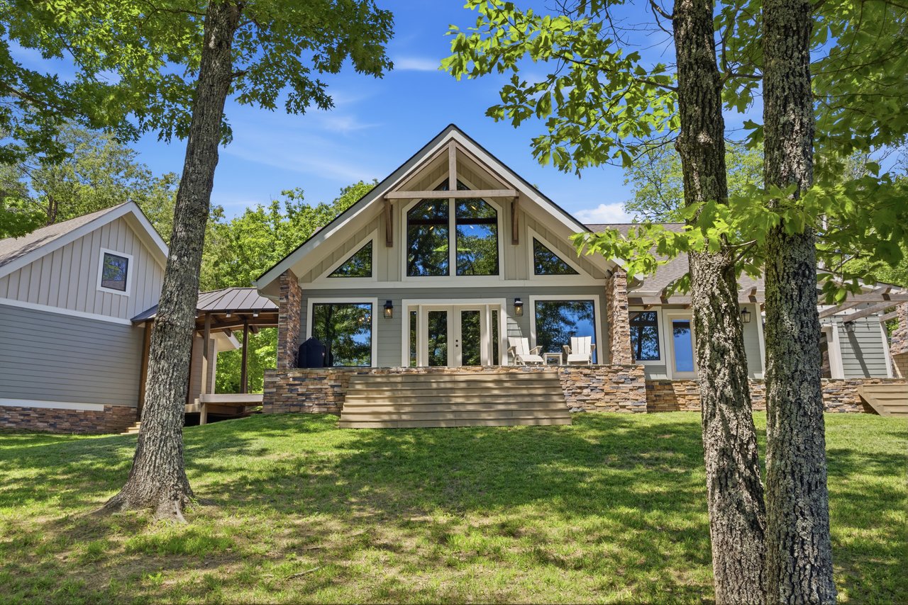 722 Hemlock Ln