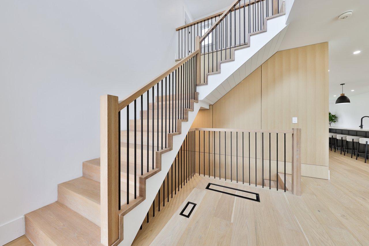 1506 Newlands Crescent, Burlington