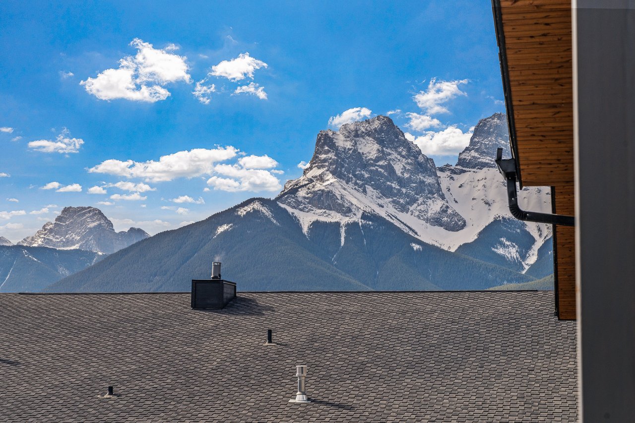 Top-Floor Spring Creek Retreat | Income-Generating Tourist Home in Timberstone Lodge