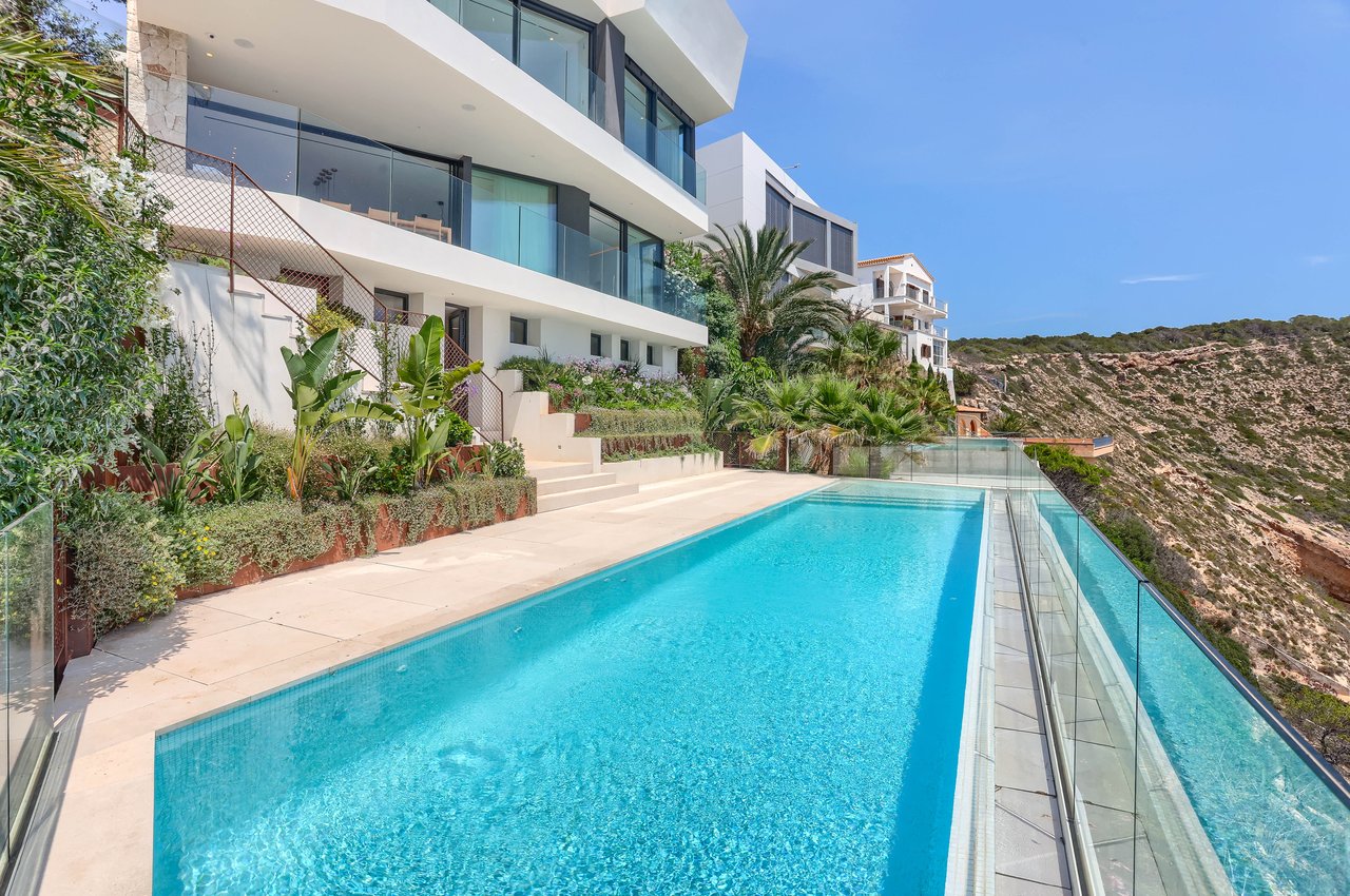 Modern Villa in The Exclusive El Toro Community