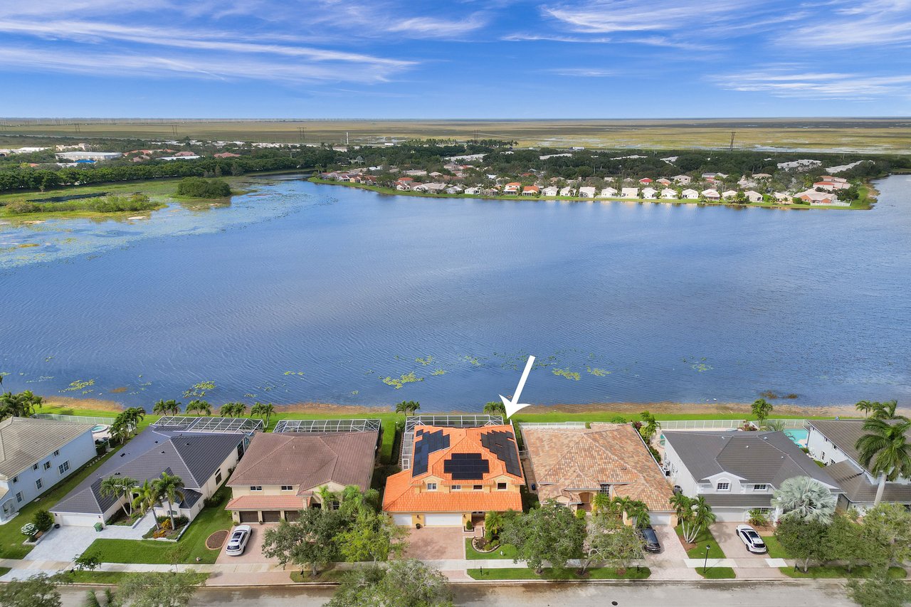949 Crestview Cir