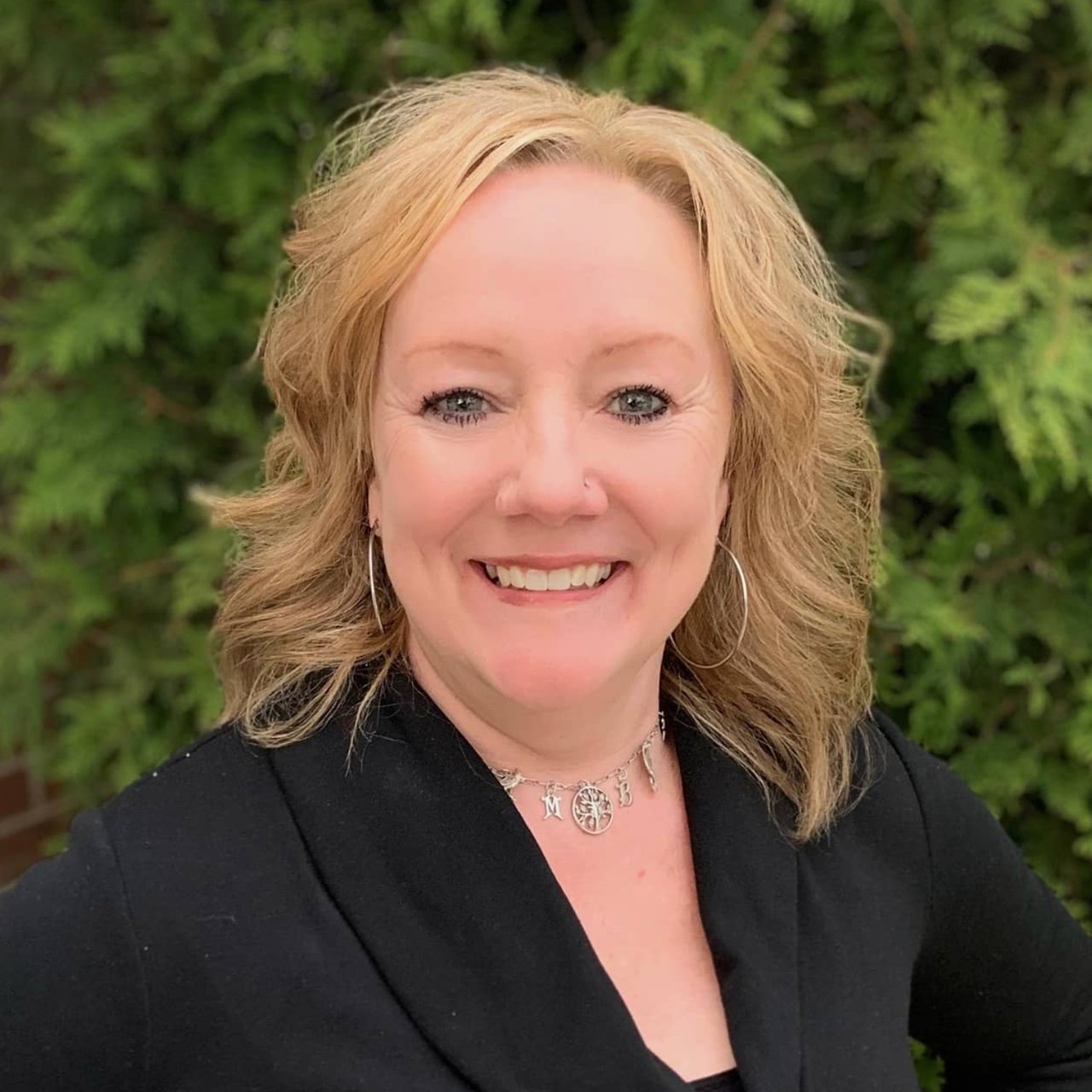 Laura Barrera Downers Grove, IL Real Estate Agent Headshot