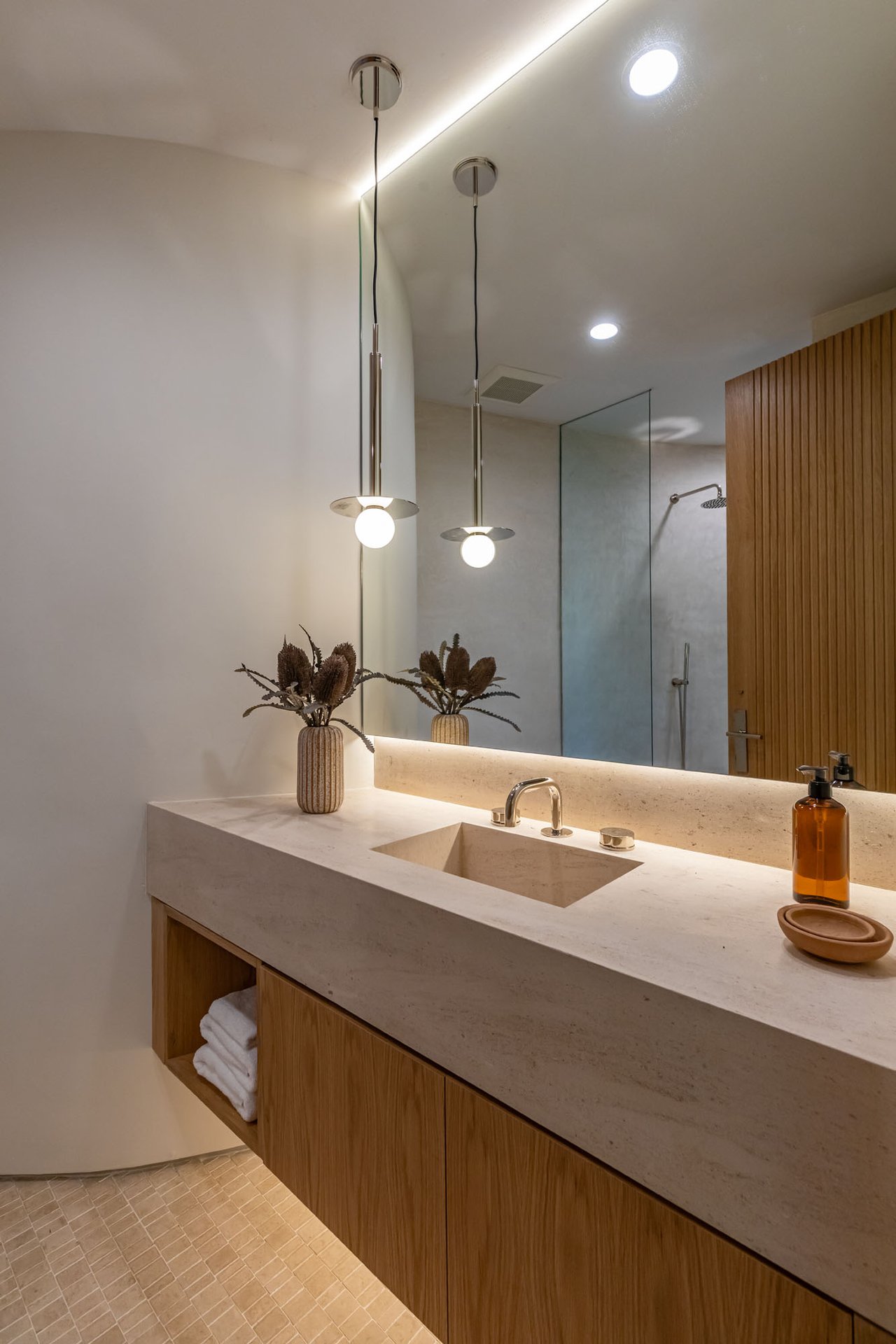 1705 Carla Ridge, Beverly Hills