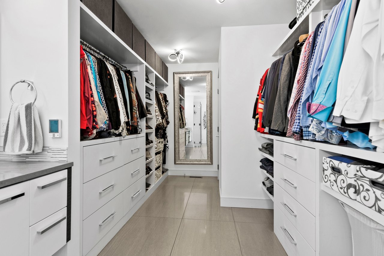 408 13 Street NW Unit: 3