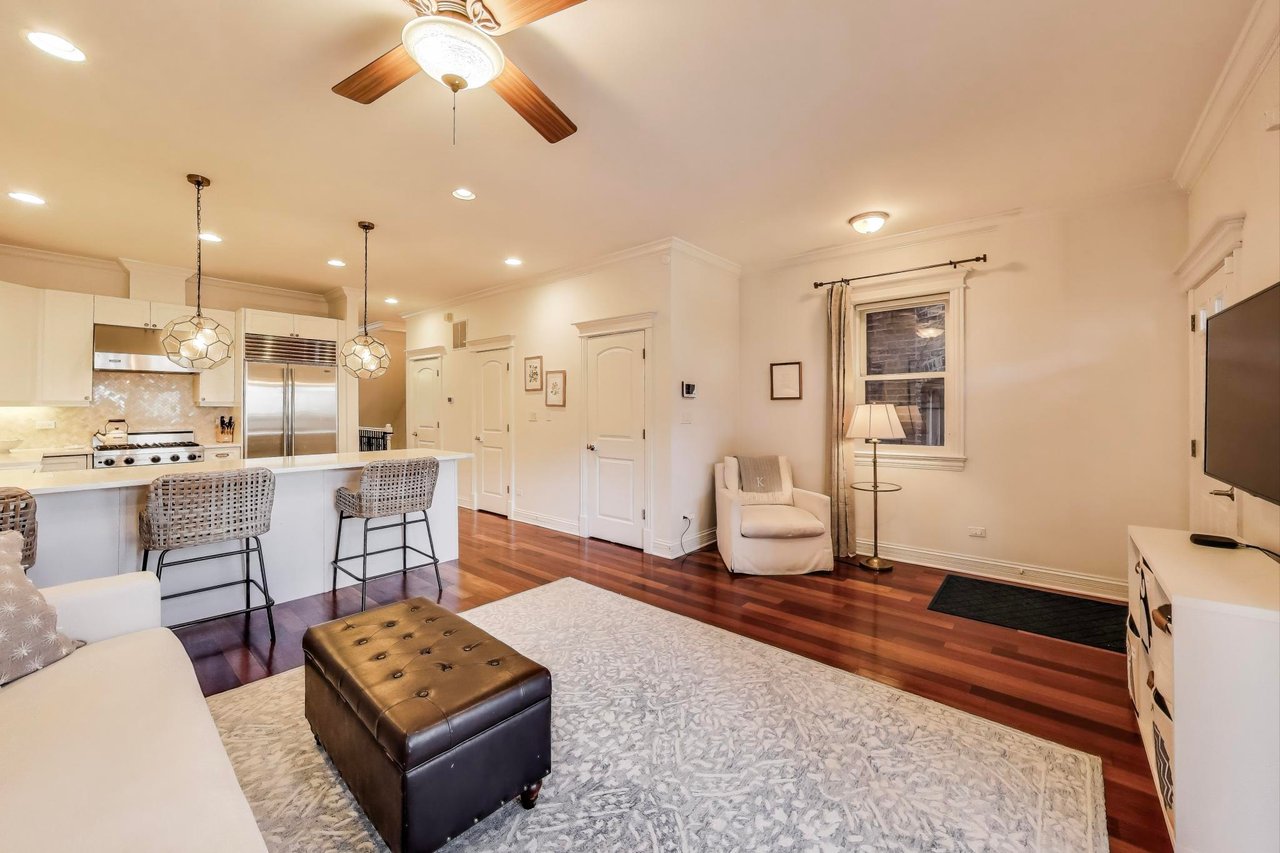 3555 N Marshfield Ave. Unit 1