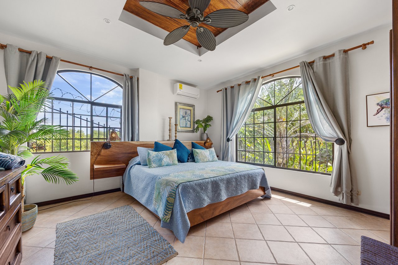 Casa Mimosa | Versatile Luxury Retreat Just 3 Minutes from Flamingo Beach
