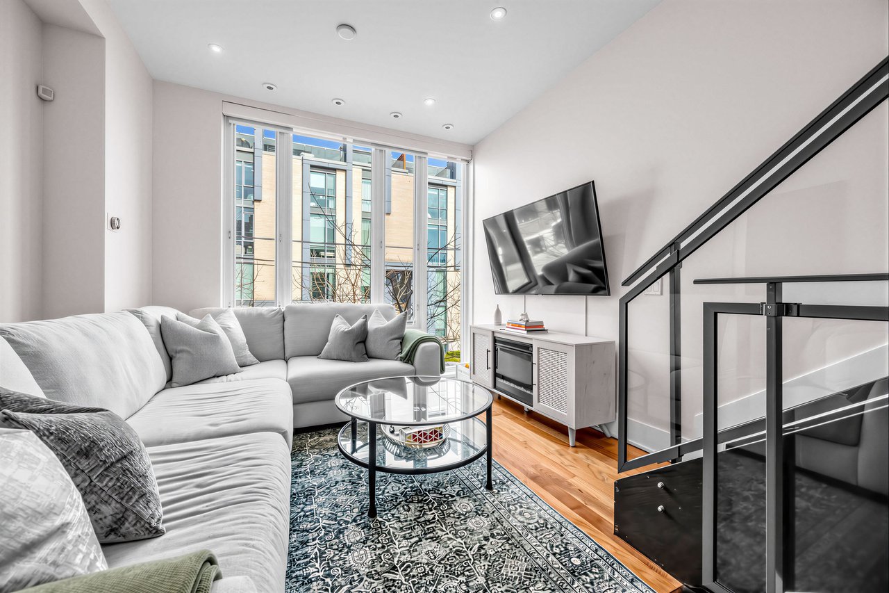 845 Richmond St W, Toronto