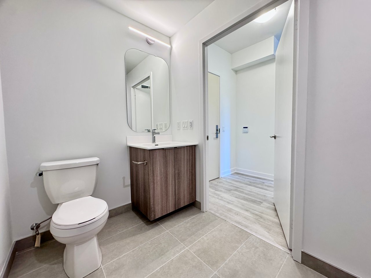 15 Richardson Street 823, Toronto C08 Unit: 823