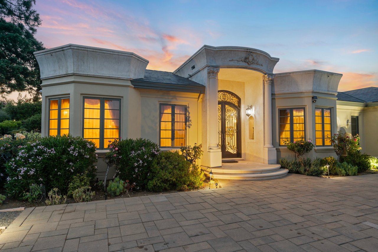 12445 Hilltop DR
