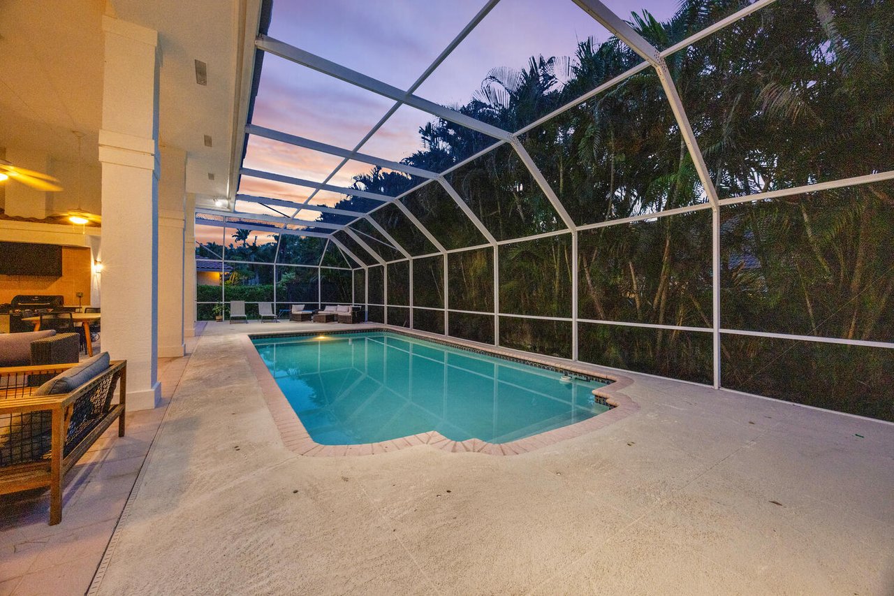 Palmetto Bay Perfection: Spacious, Serene, Stunning