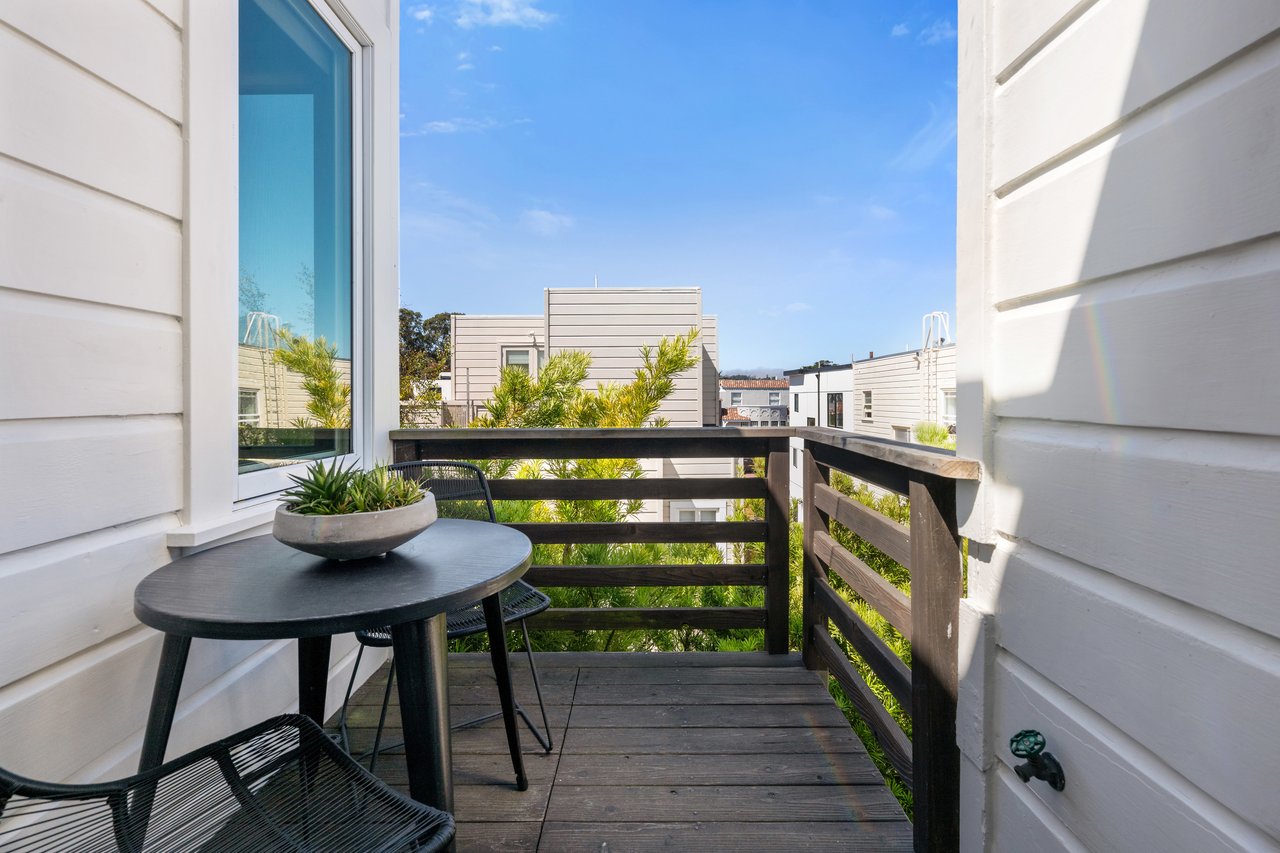 Stylishly Renovated & Palace-Adjacent