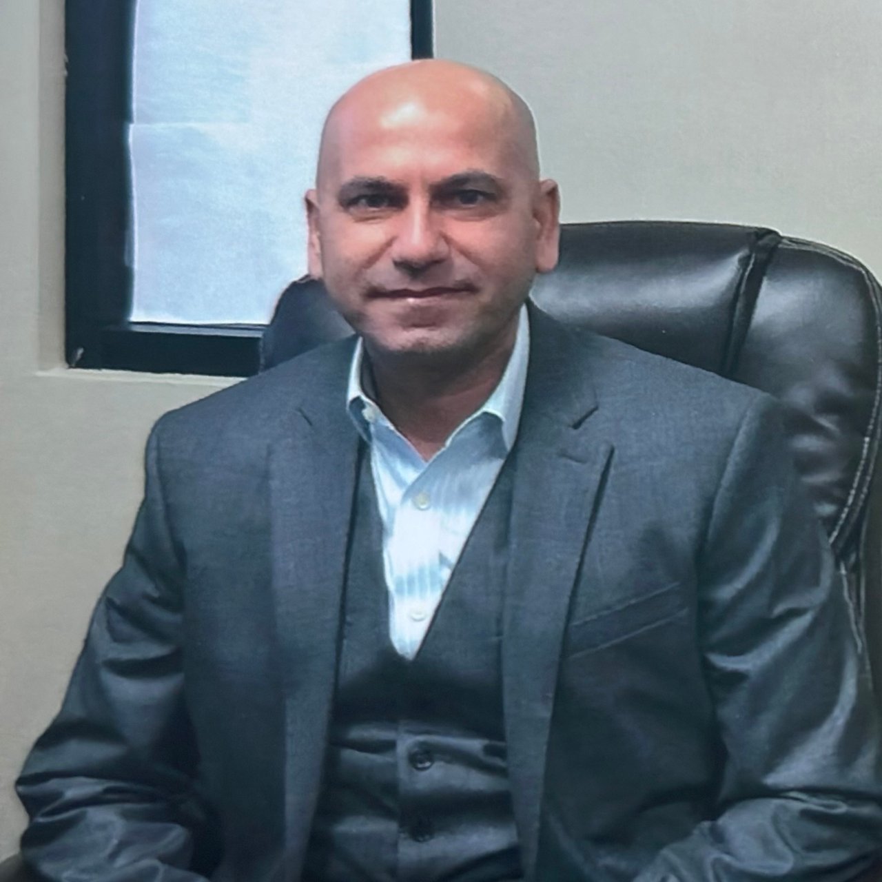 Asif Khan Dallas, TX Real Estate Agent Headshot