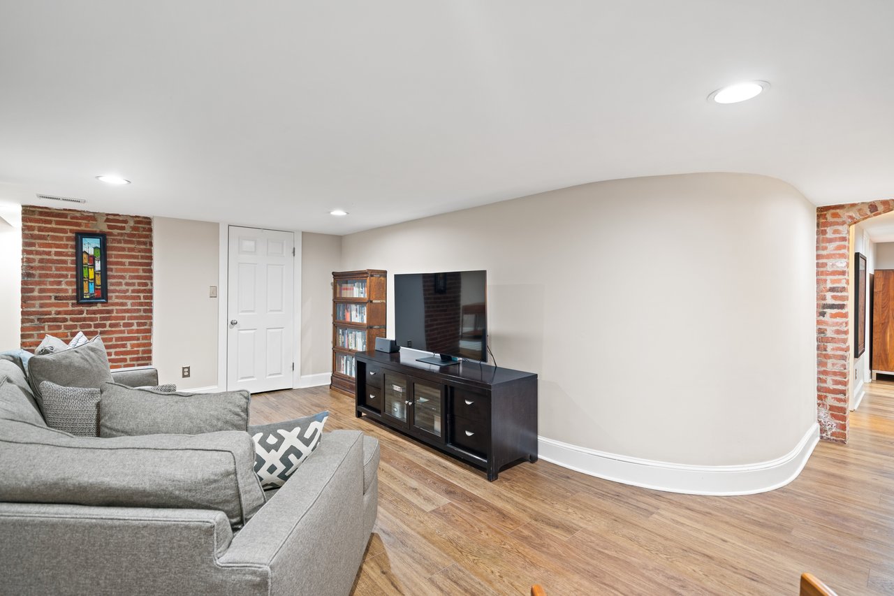 1726 17th St NW, Unit B1