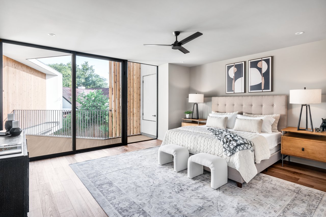 1121 Bluebonnet LN