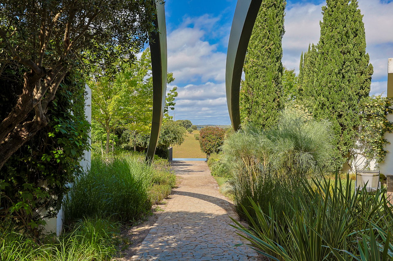 Luxury Wellness & Sports Retreat in Portugal with Expansion Upside & €1M+ Revenue