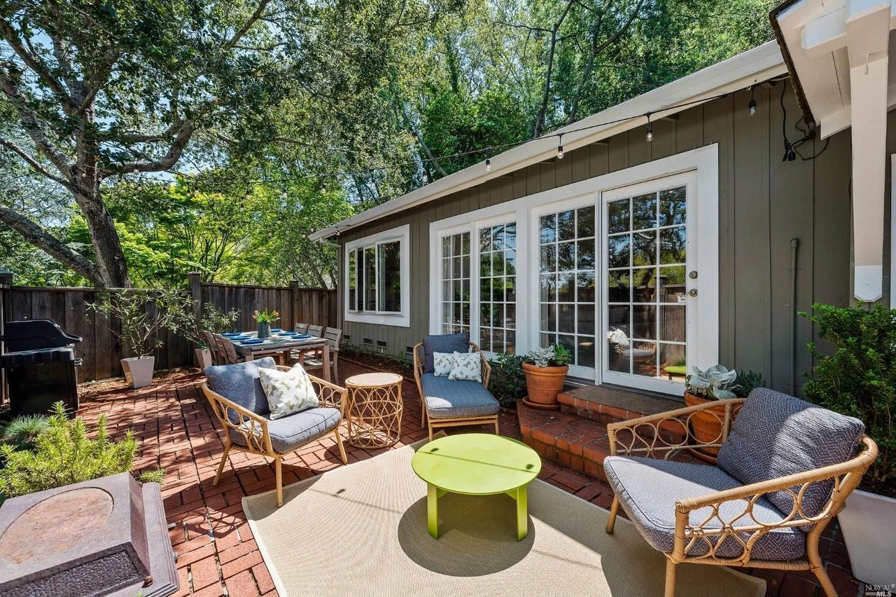 463 Live Oak Dr