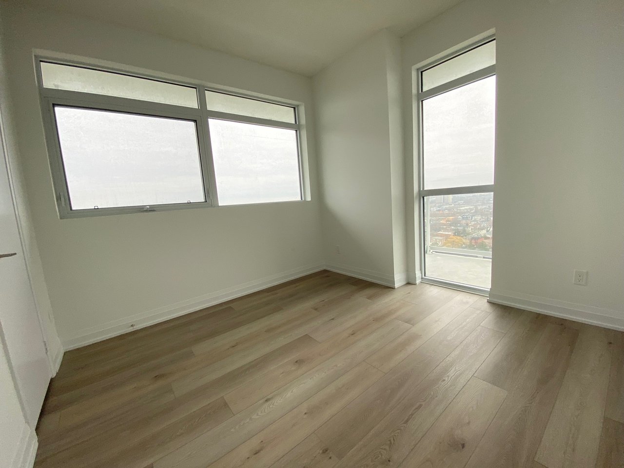 251 Manitoba Street, Toronto Unit: 2208
