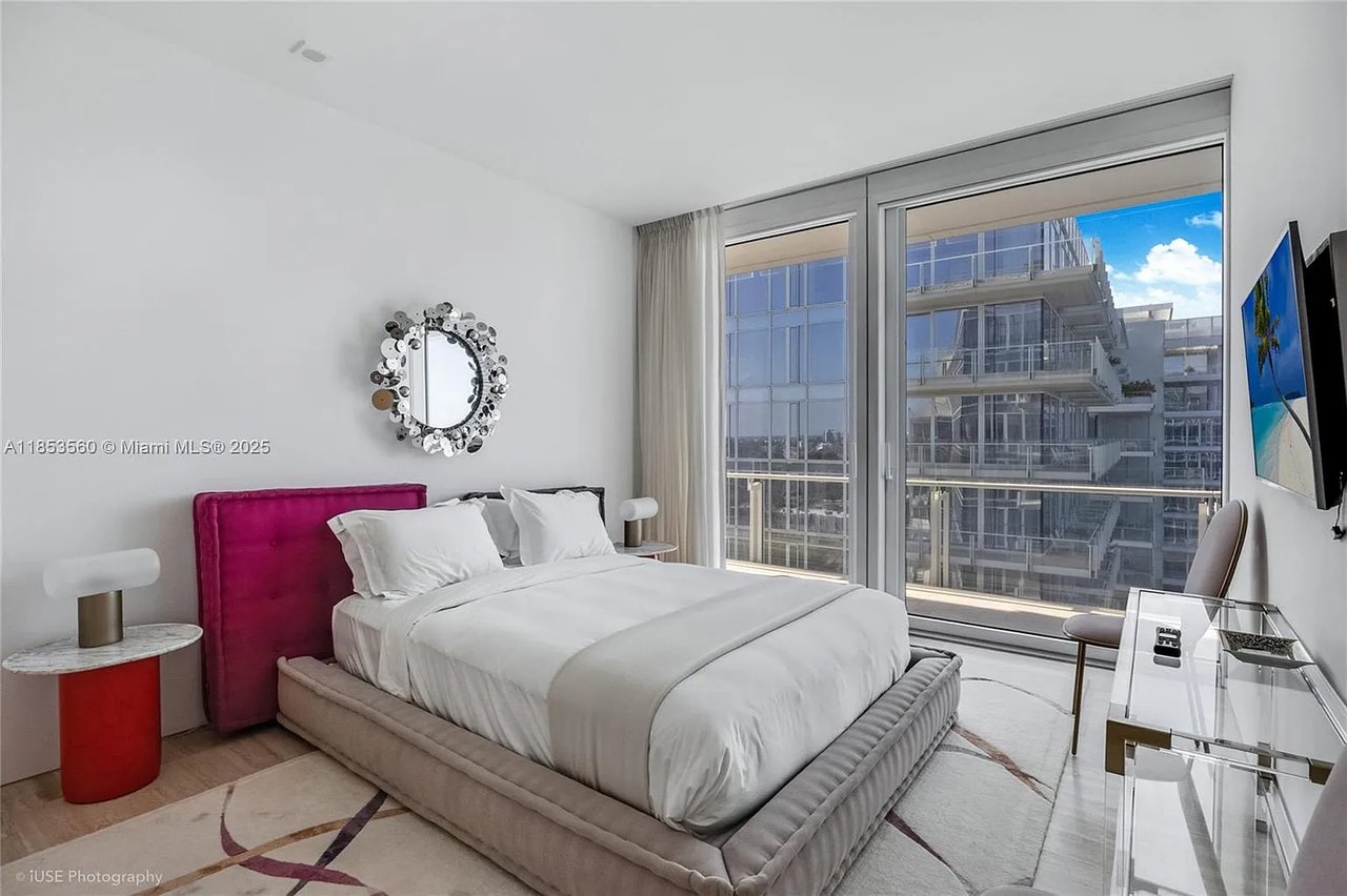 9001 Collins Ave #S-1011