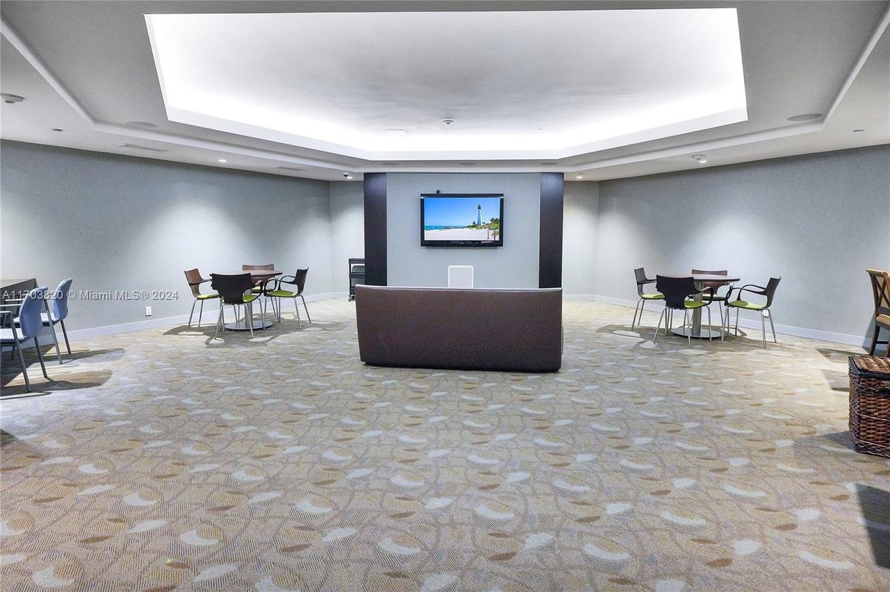 1121 Crandon Blvd, #E803
