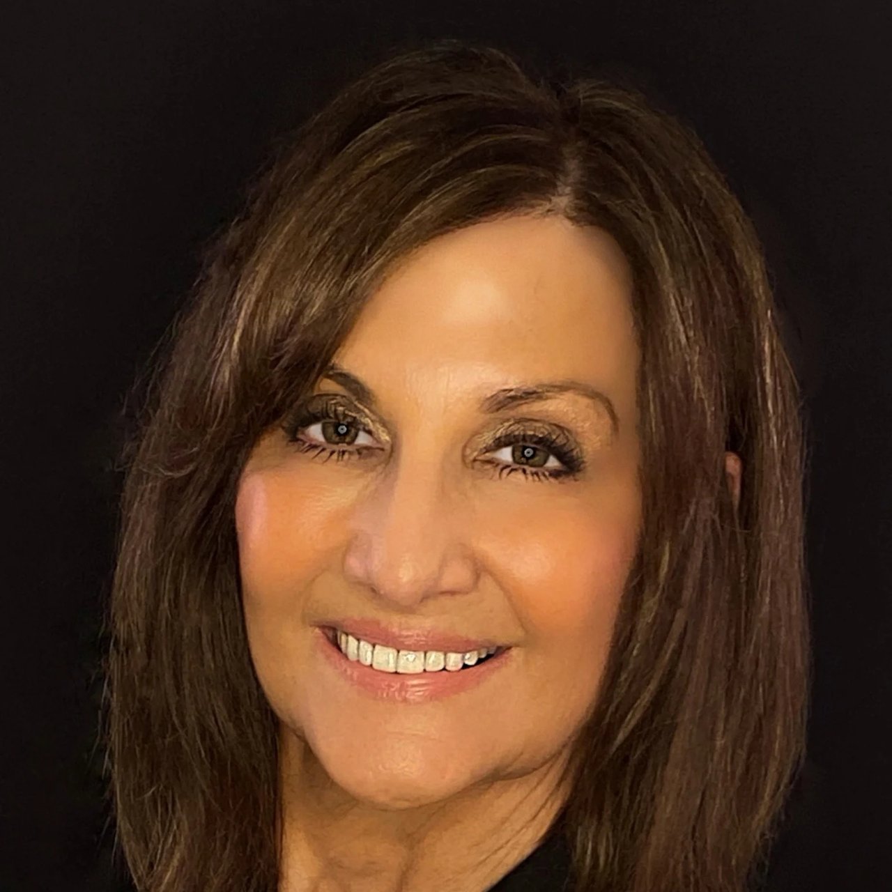 Patia Ruffolo Downers Grove, IL Real Estate Agent Headshot