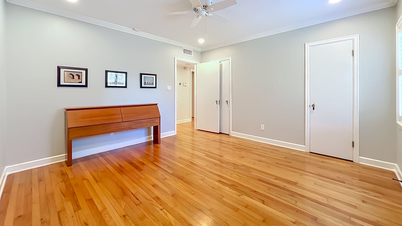 Three-Bedroom Two-Bathroom Bungalow in Orlando's Beverly Shores