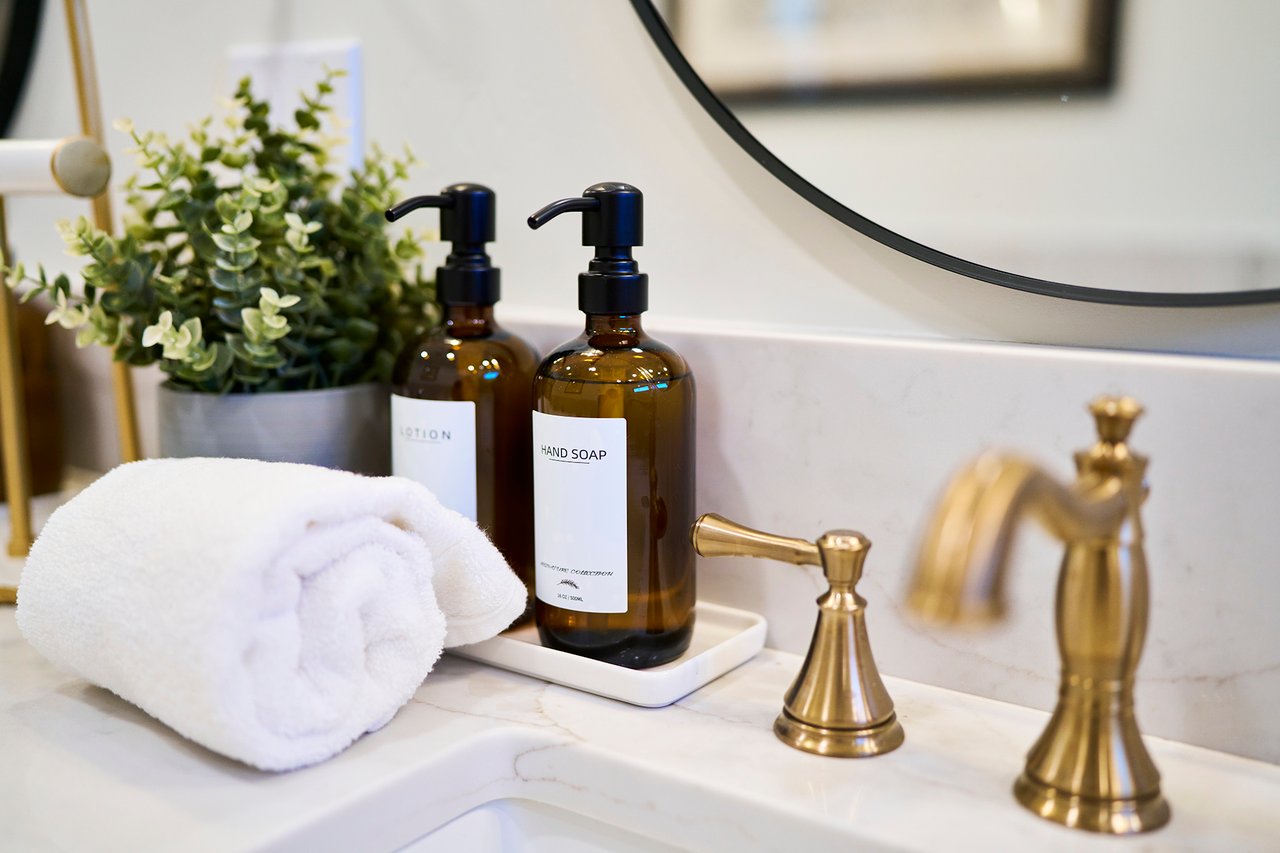 6535 N HILLSIDE Drive