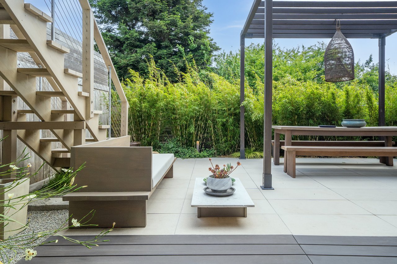 1515 Van Dyke Avenue