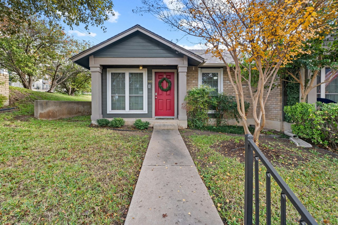 Bright & Chic Corner Lot Home in Coppertree Condos