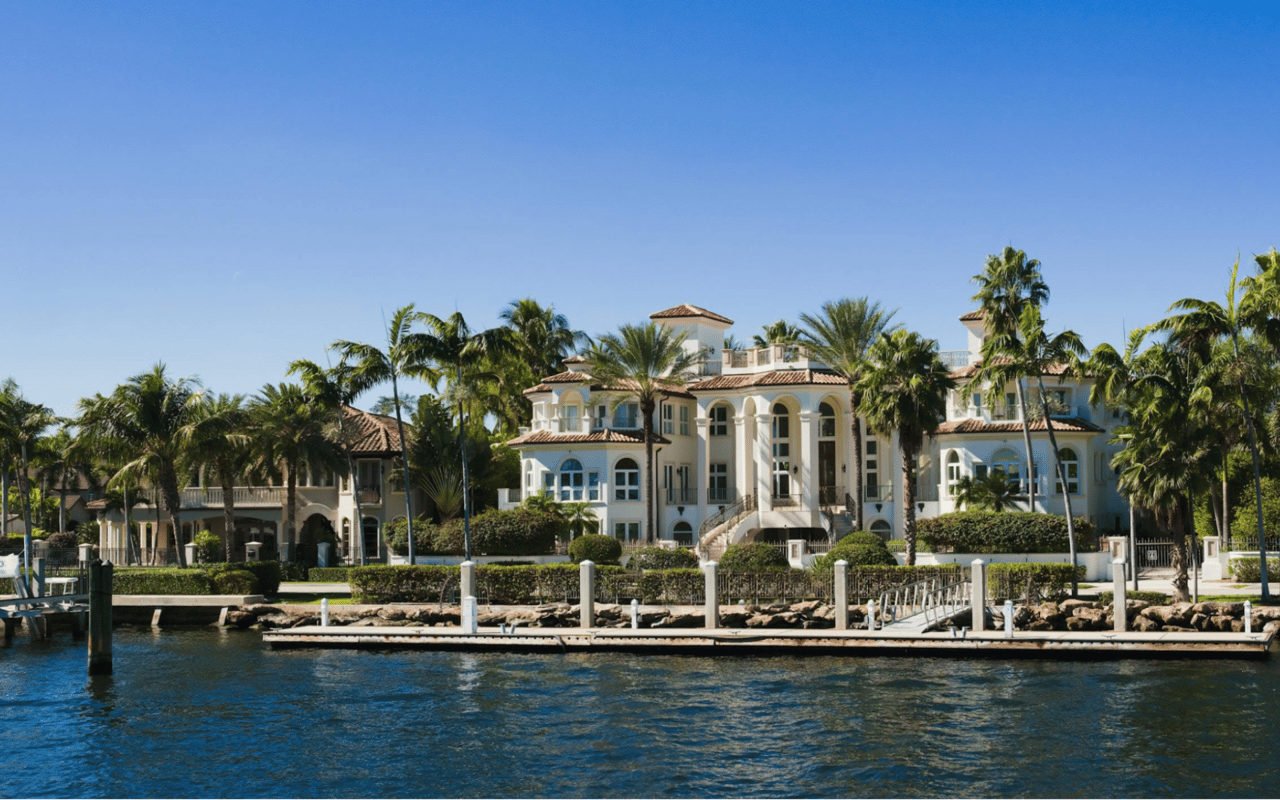 Top Luxury Amenities in Gulf Breeze's Waterfront Homes