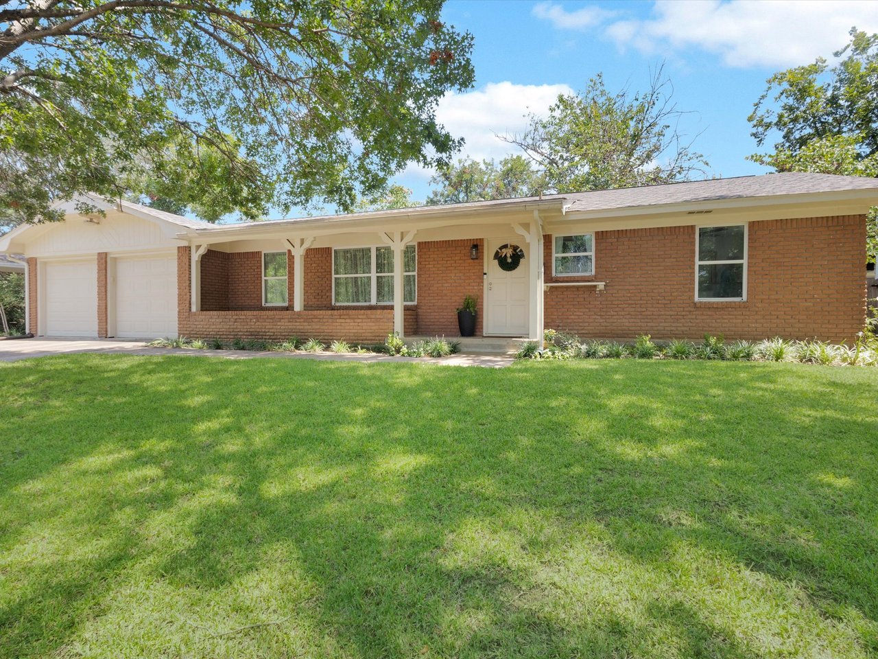 5821 Walla Ave.