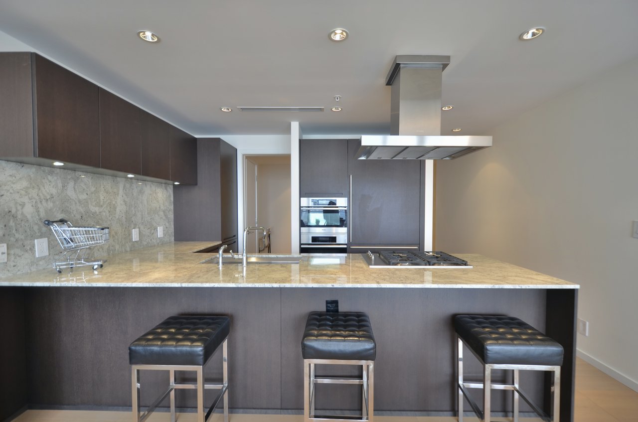 Suite 3003- 180 University Ave